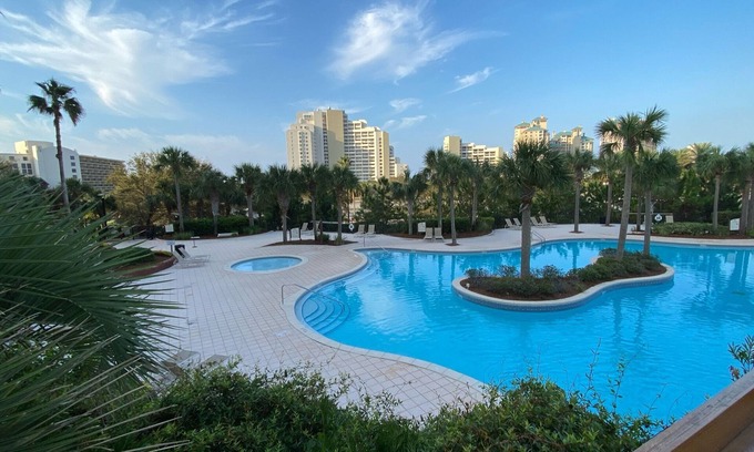 Sandestin Apartment | Ocean View-Best Beach Location+Patio-Large Luxurious Condo