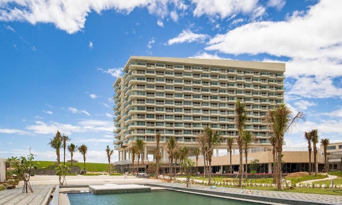 Cam Ranh Hotel | Ocean view suite for 5 ppl at Alma resort