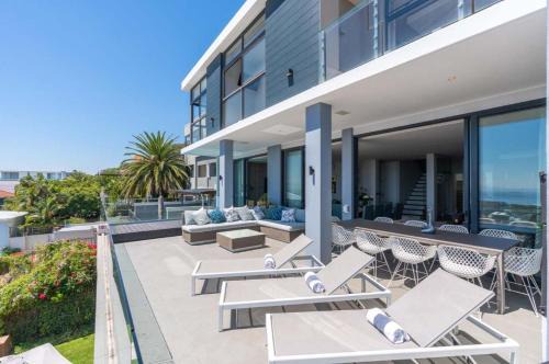 Green Point Apartment | Ocean Views 5 Bedroom Apartments
