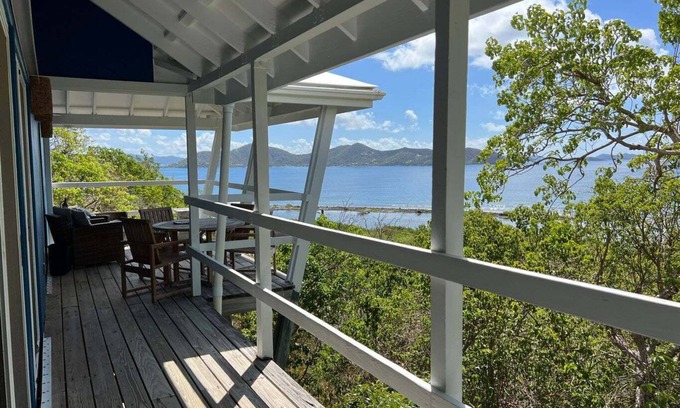 Johnson Bay House | OCEAN VIEWS AND SOUNDS MINUTES FROM ALL AMENITIES