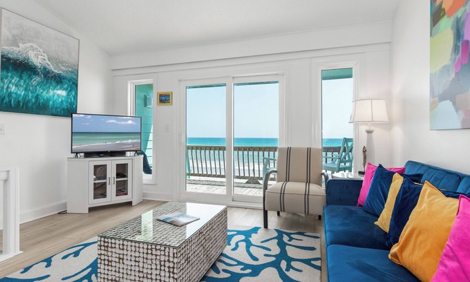 Emerald Isle House | Oceanfront 2 BR Duplex West w/Panoramic Views, Sundeck, Balconies & Beachfront
