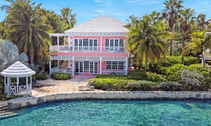George Town House | OCEANFRONT 3 bed/3 bath-Exuma Bahamas w/dock rental nSea Star Villa February Pt
