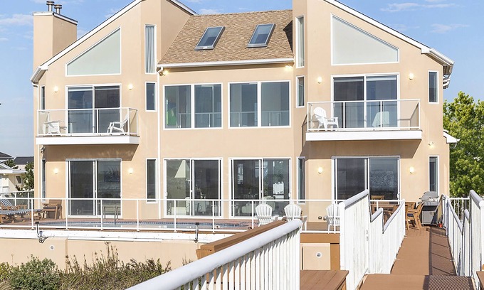 West Hampton Dunes House | OCEANFRONT BEACH HOUSE W/POOL & HOT TUB FACING THE OCEAN- FALL/WINTER DEALS!