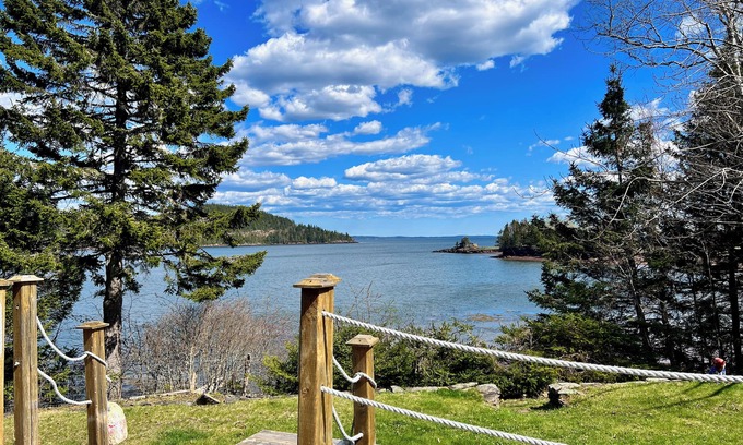 St. Andrews Cottage | Oceanfront cottage with views of the Passamaquoddy Bay
