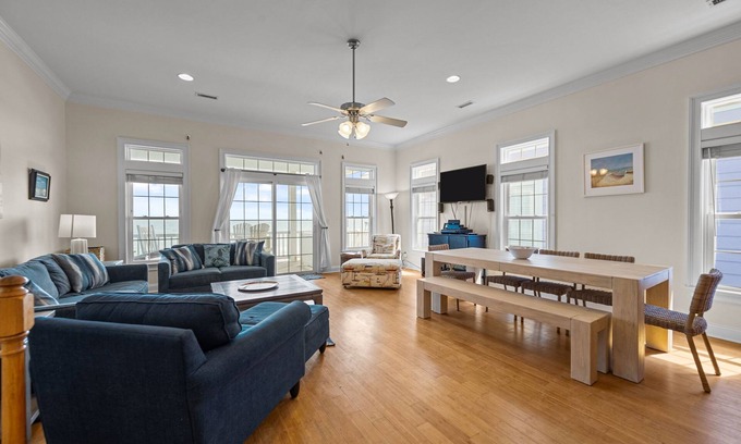 Surf City House | Oceanfront duplex with beach access, pool, washer/dryer & central AC