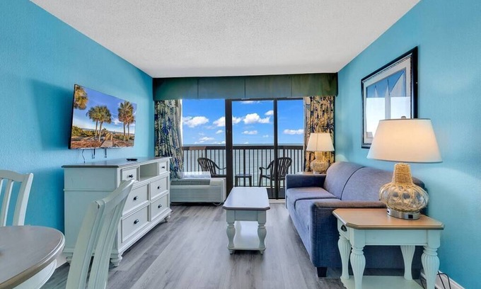 Myrtle Beach Condo | Oceanfront Gem: Stylish Condo with Ocean Views