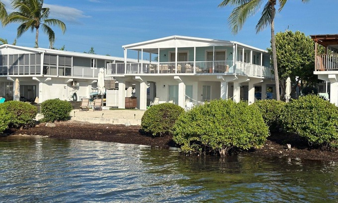 Monroe County House | OCEANFRONT Home in Key Largo with golf cart. Leave your boat in your backyard