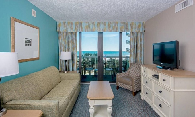 Golden Mile Condo | Oceanfront King Condo 5th Floor with Breakfast