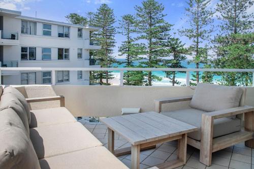 Manly Apartment | Oceanfront Serenity: Stunning Views to Manly Beach