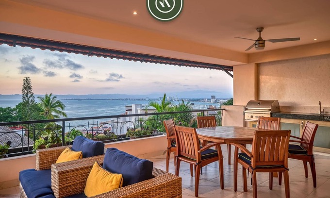Amapas Apartment | Oceanview 3 BR Condo - Amazing View from Terrace