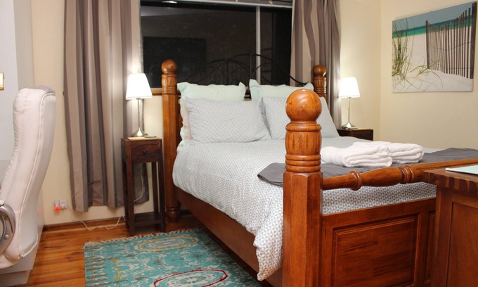 Port Noarlunga House | Oceanview House: Migrant relocation/holiday home