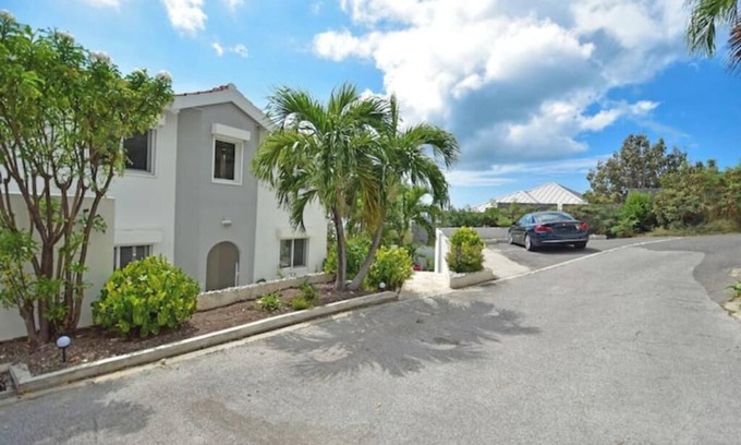 Pelican Key Villa | Oceanview Paradise - Villa Del Sol w/Generator