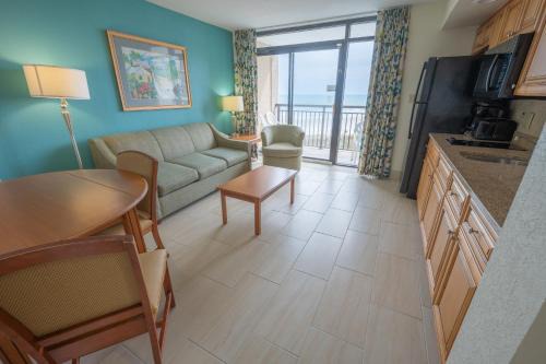 Windy Hill Apartment | Oceanview retreat w balcony & pools