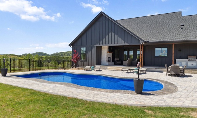Westminster House | Oconee Belle w/Pool and Mountain View+ sleeps 10