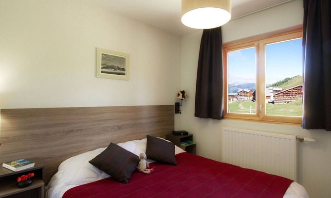 Plagne Villages Apartment | Odalys Référence Front de Neige by Interhome