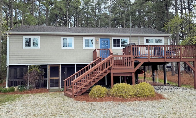 Piney Island House | Ohana Sunrise - Close to the beach - Linens and Towels are provided.