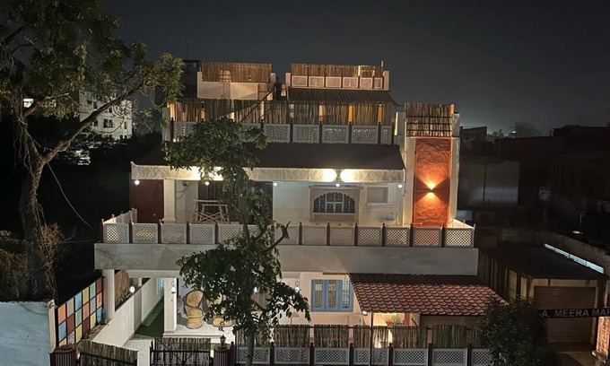 Bani Park Hotel | Ohh Hostler Jaipur