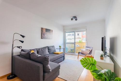 Beato Apartment | Olaias Flat (with Free Parking)