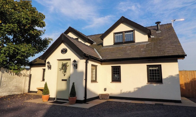 Pilling Cottage | OLD BELL WORKS, pet friendly, character holiday cottage in Pilling