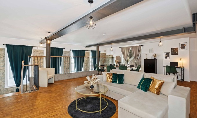 Kitzingen Apartment | Old brewery with flair: Old town | free parking lot | coffee | SMART TV | WiFi