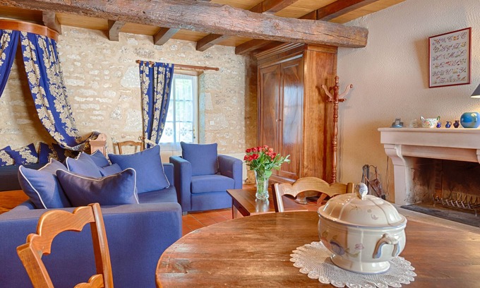 Saint-Michel-le-Cloucq House | Old Character Cottage In The South Vendee Near The Marais Poitevin