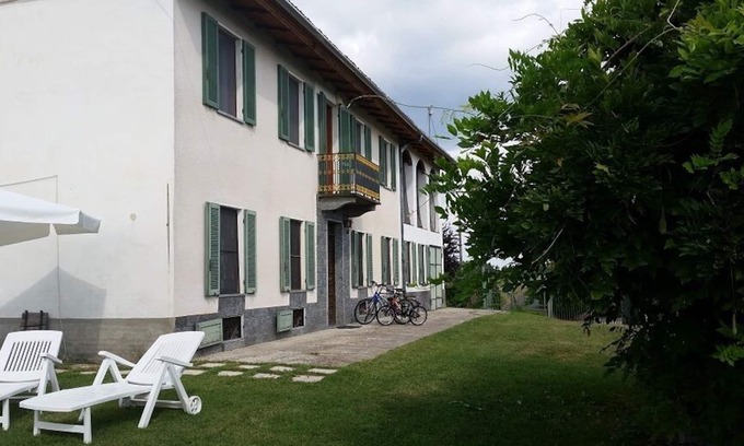 Simonetti House | Old farmhouse full of memories on a green hilltop