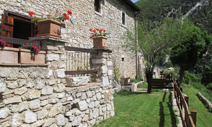 Ferentillo House | Old rural house with garden & SPA in the village of Valnerina