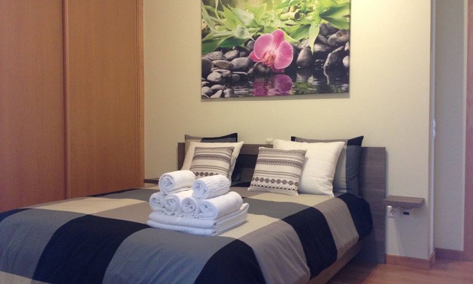 Albufeira Apartment | OLD TOWN, Apt. 120m2 in Downtown Albufeira, AIR CONDITIONING/CABLE TV/FREE WIFI