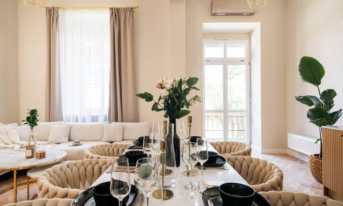 Stradom Apartment | Old Town Oasis - LoftAffair