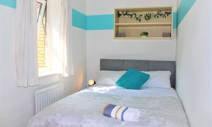 Milton Keynes House | Oldbrook Lovely 3 bedroom house FREE WIFI AND NETFLIX