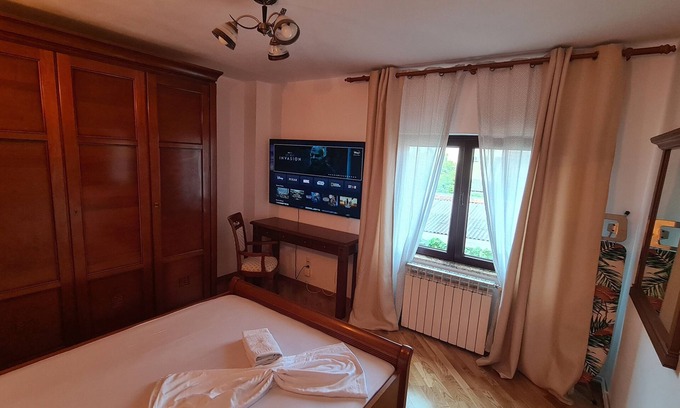Timisoara Villa | Ole Apartment 120 SQM - Aut. Ministry of Tourism - Spacious and Serene Space