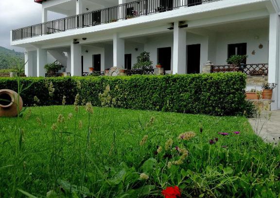 Kato Vrontou House | Olga Paltsi Rooms