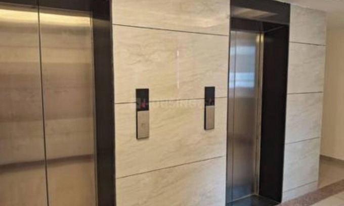 Naini Apartment | Omaxe 3-bedroom apartment near Kumbh Mela and Sangam