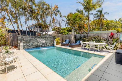 Lota Apartment | On Esplanade own flat & Pool, Manly cafe precinct