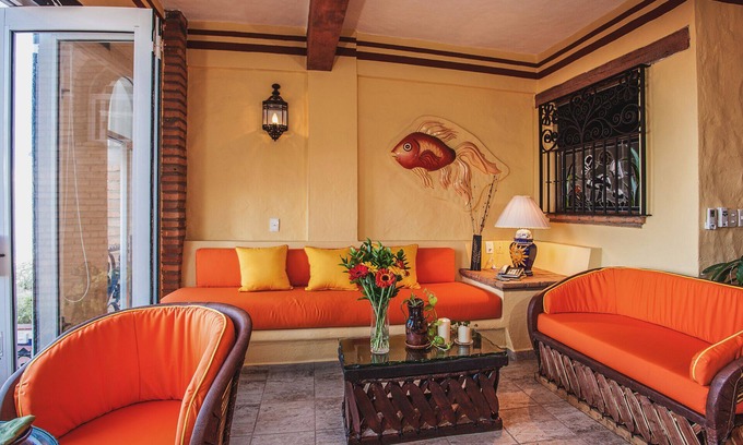 Amapas Condo | On Los Muertos beach