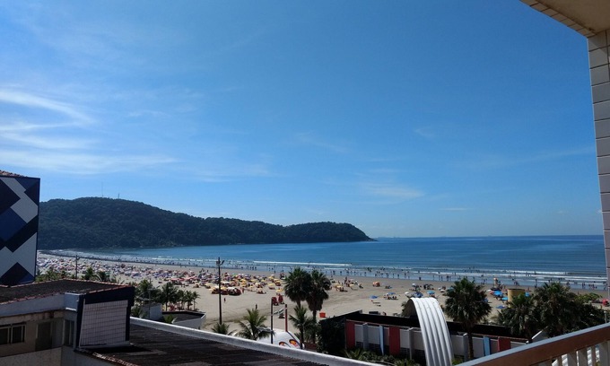 Boqueirao Apartment | On the sand and in the best location in Praia Grande in Boqueirão