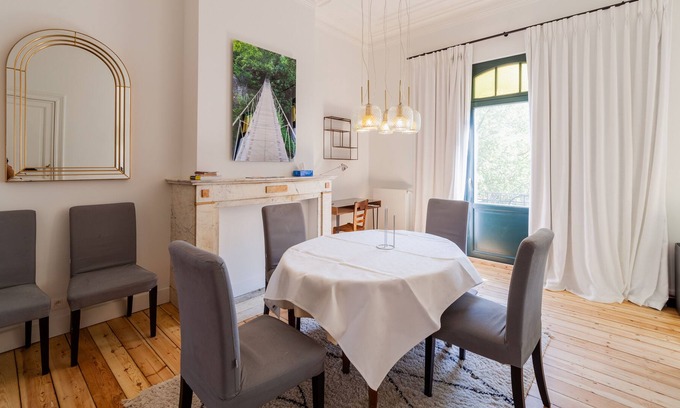 Sint-Gillis Apartment | one bedroom Apartment Self Check In in center of trendy st Gilles