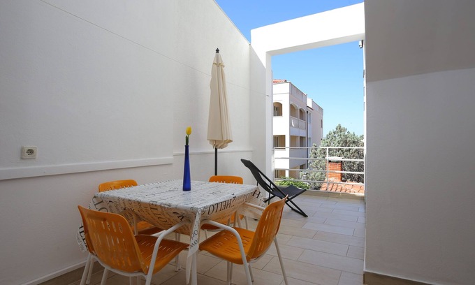 Baska Voda Apartment | One bedroom apartment with terrace and sea view Baška Voda, Makarska (A-2756-d)