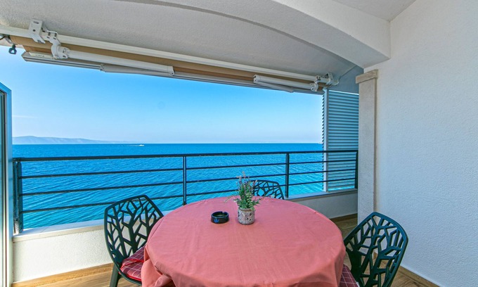 Drasnice Apartment | One bedroom apartment near beach Drašnice, Makarska (A-6652-b)