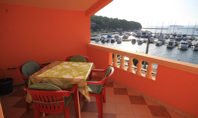 Kukljica Apartment | One bedroom apartment with terrace and sea view Kukljica, Ugljan (A-8478-a)