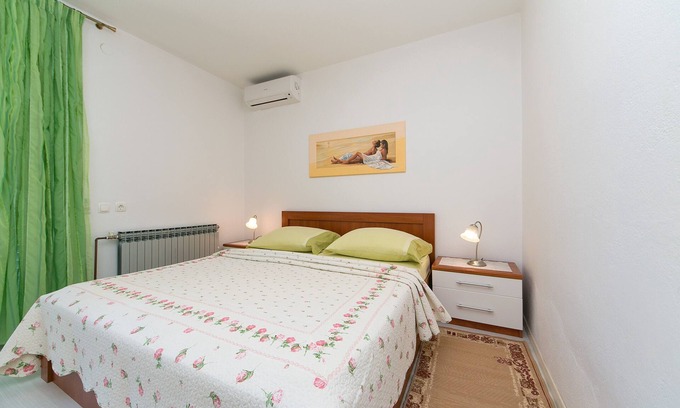 Brela Apartment | One bedroom apartment with balcony and sea view Brela, Makarska (A-2717-d)