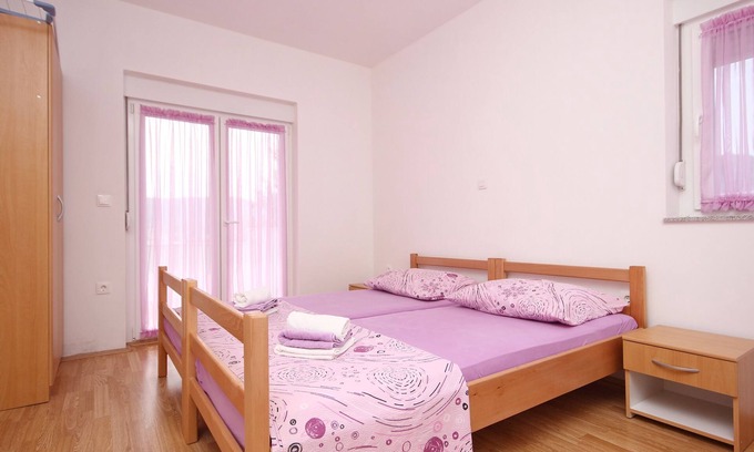 Poljica Apartment | One bedroom apartment with terrace and sea view Poljica, Trogir (A-10010-b)