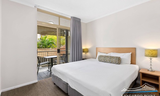 Kangaroo Point Apartment | One Bedroom Unit In the Heart of Kangaroo Point