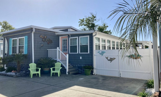 Garden City House | One minute drive to beach with golfcart! Updated, beach decor & clean!