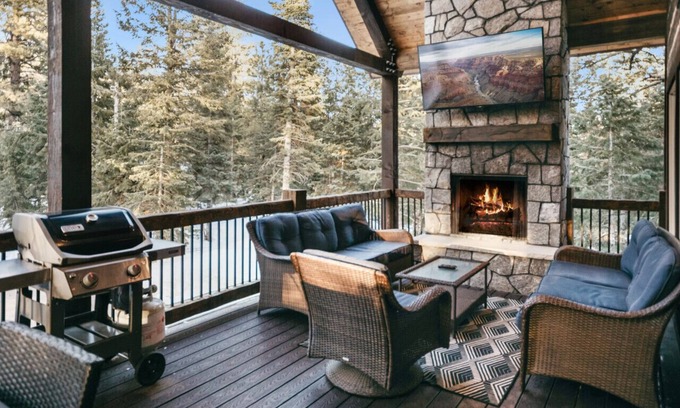 Duck Creek Village Cabin | One of a Kind Cabin- Game Room, Fire Pit, Covered Deck w/Fireplace & Spa!