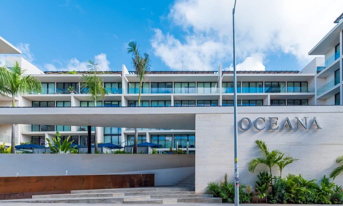 Downtown Apartment | One of a Kind 3 Bedroom Pool View