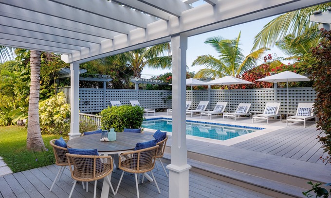 Governor's Harbour House | ONE PALM HILL - Luxury Villa with Private Pool, Walk to Twin Coves Beach