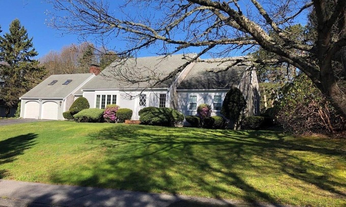 Cotuit House | ONLY TWO WEEKS LEFT August 23-30 and August 30-September 6!