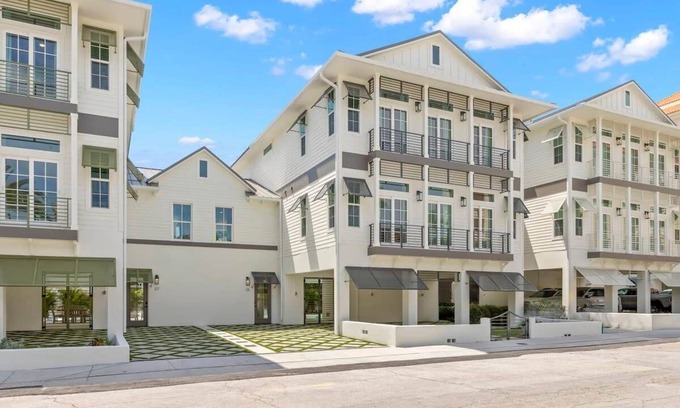 Clearwater Beach House | Onyx House at The Gemma