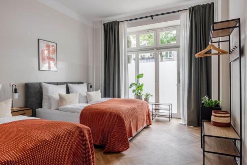Friedrichshain Apartment | oompH Berlin Minimalist & Mighty - 1 BR hosting up to 6